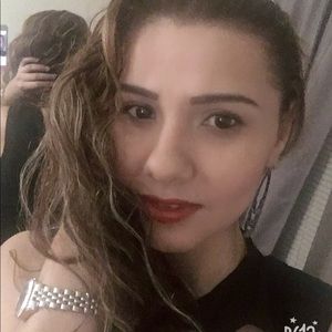 Meet your Posher, Maria